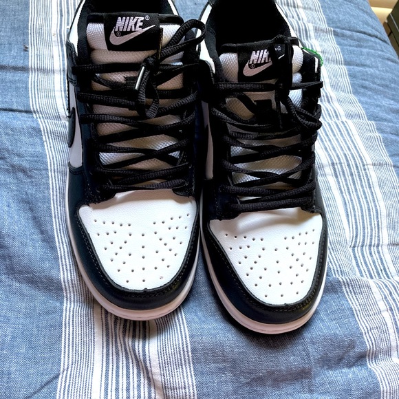 Nike Dunk “Panda” (Black/White) 8.5W - Picture 2 of 3